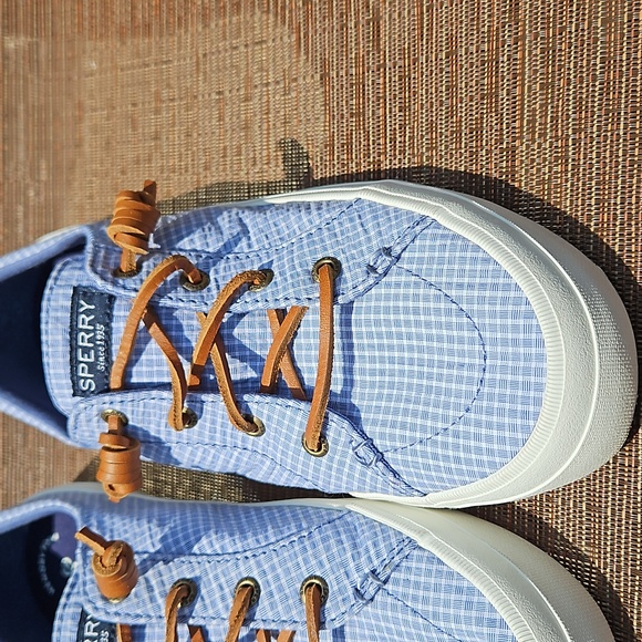 Sperry Light Blue Plaid Casual Boat Sneakers with Brown Laces, 9.5 - Picture 3 of 8